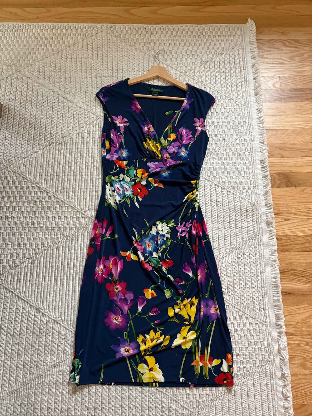Lauren Ralph Lauren - Size 6 Floral V-Neck Navy Sheath Dress